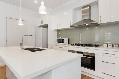 Style, Comfort And Convenience - Accommodation Newcastle 2