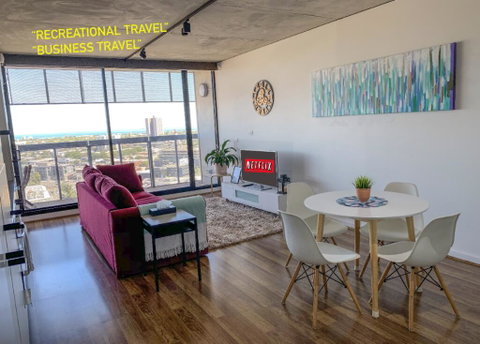 Stylish 2BR 2BT Apt With Bay Views, Secure Parking, Netflix, Gym Pool And Wine - Accommodation Newcastle 0