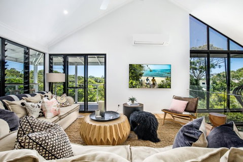 Stylish And Spacious Masterpiece, Sunshine Beach - Accommodation Newcastle 2