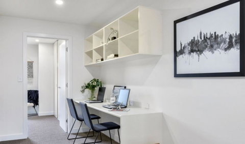 Stylish Townhouse - Accommodation Newcastle 2