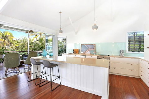 Summer Breeze - Accommodation Newcastle 2