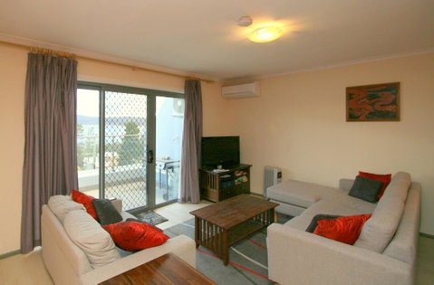 Summit 10/35 Clyde Street - Accommodation Newcastle 1