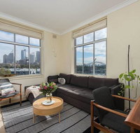 Sun-filled Apartment with Stunning Harbour Views H353 - Accommodation Newcastle