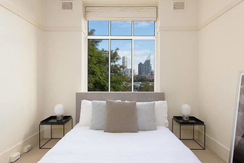 Sun-filled Apartment With Stunning Harbour Views H353 - Accommodation Newcastle 3