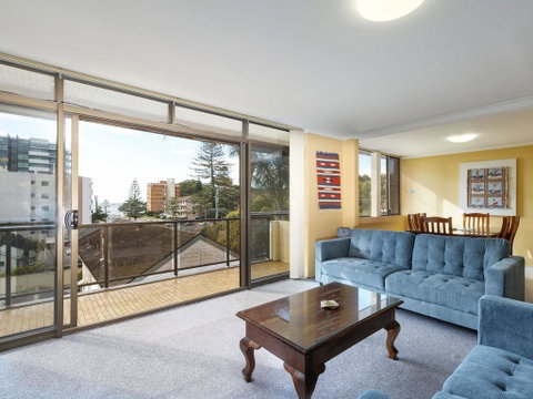 Sundek 18 - Accommodation Newcastle 0