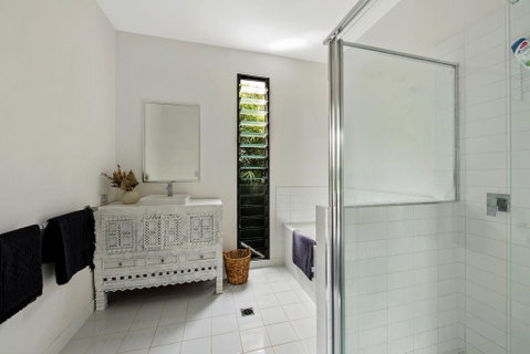 Sundays Beach House - Accommodation Newcastle 3