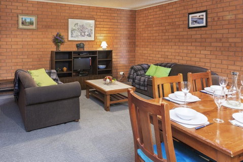 Sunrise 9 - Accommodation Newcastle 2