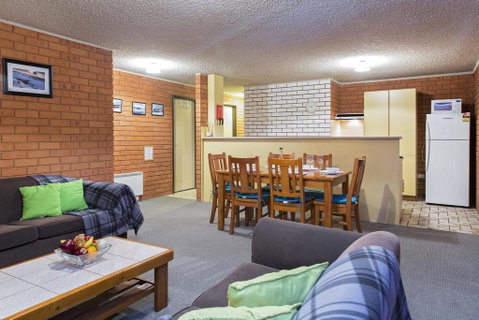 Sunrise 9 - Accommodation Newcastle 0