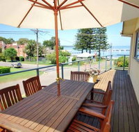 Sunset Place' 1/29 Sunset Boulevard- gorgeous townhouse so close to the water