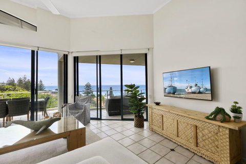 Sunshine Beach Penthouse With Beach Views - Unit 9/21 Park Crescent, Sunshine Beach - Accommodation Newcastle 3