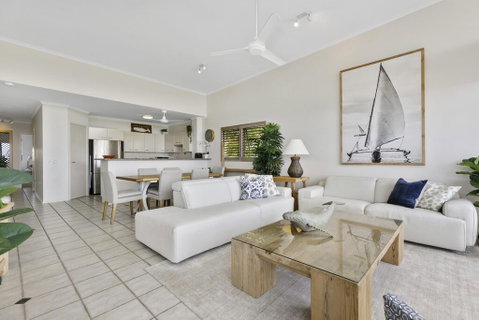 Sunshine Beach Penthouse With Beach Views - Unit 9/21 Park Crescent, Sunshine Beach - Accommodation Newcastle 2