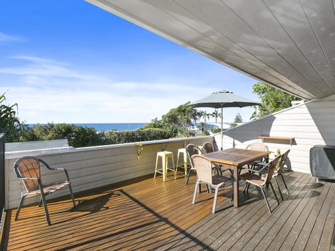 Sunshine Beach Serenity And Pet Friendly ! 9 Seaview Terrace, Sunshine Beach, QLD 4567 - Accommodation Newcastle 2