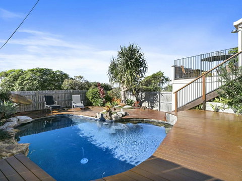 Sunshine Beach Serenity And Pet Friendly ! 9 Seaview Terrace, Sunshine Beach, QLD 4567 - Accommodation Newcastle 1