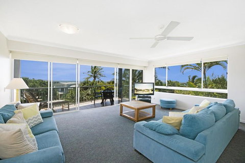 Sunshine Cove, Across The Road From The Beach - Accommodation Newcastle 1