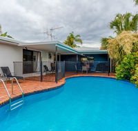 Sunyata Beach House - Rainbow Beach Beachside escape with a pool pet friendly and Wi-Fi