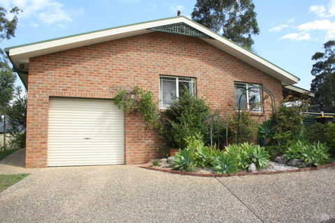 Surf Beach On Eric - Accommodation Newcastle 0
