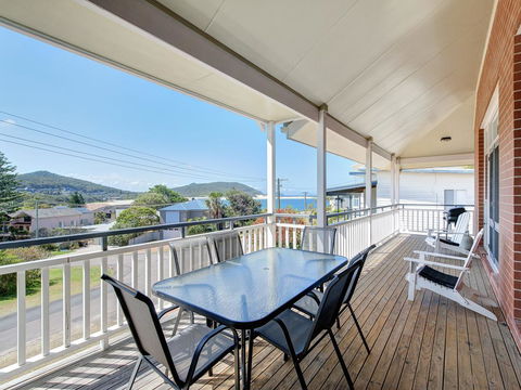 Surf Break - Fingal Bay - Accommodation Newcastle 1