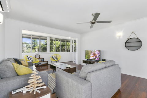 Surf's Up, Peregian Beach - Accommodation Newcastle 3