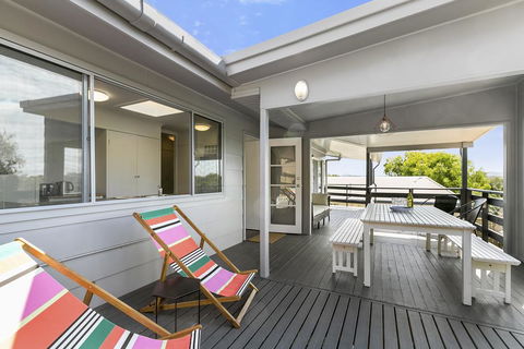 Surf's Up, Peregian Beach - Accommodation Newcastle 0
