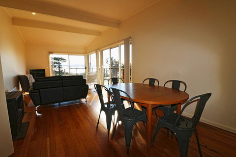 Surfside - Accommodation Newcastle 1