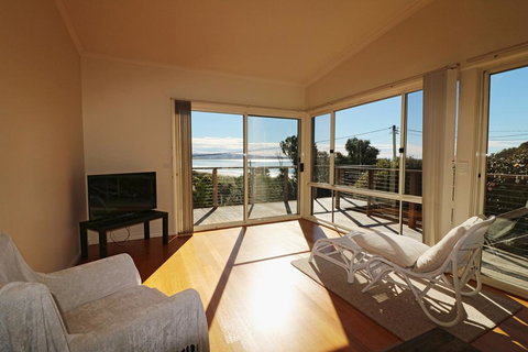 Surfside - Accommodation Newcastle 0