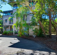 Surfside Beach House 17 - Rainbow Shores Swimming pool 2 minute walk to beach air conditioning relax here