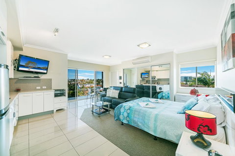 Suttons Beach Apartments - Accommodation Newcastle 1