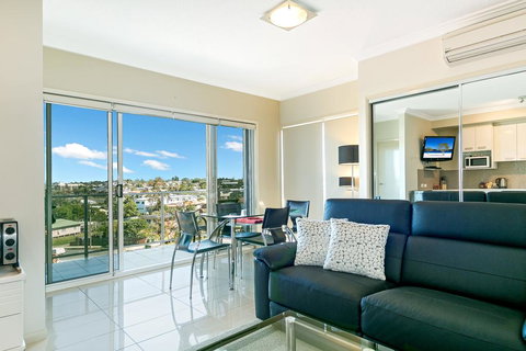Suttons Beach Apartments - Accommodation Newcastle 2