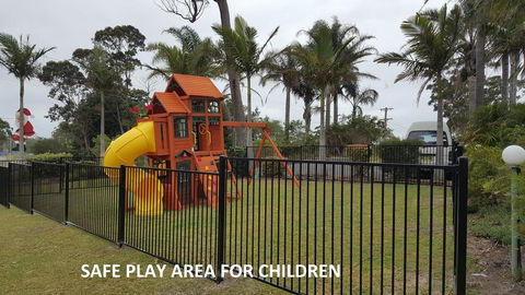 Tabourie Lake Motor Inn - Accommodation Newcastle 1