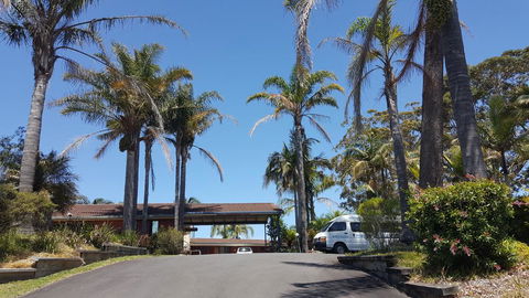 Tabourie Lake Motor Inn - Accommodation Newcastle 0