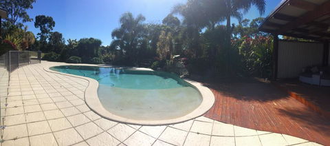TAKURA HEIGHTS Modern Country Apartment With Pool Access - Accommodation Newcastle 1
