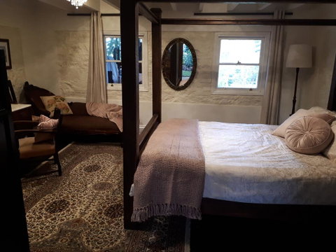 Tanilba House - Accommodation Newcastle 1