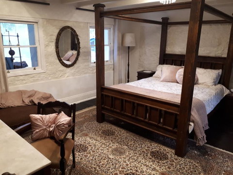 Tanilba House - Accommodation Newcastle 0