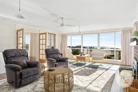 TASSIE SEASIDE SERENITY - L'Abode Accommodation - Accommodation Newcastle 0