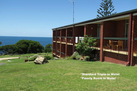 Tathra Hotel & Motel - Accommodation Newcastle 2
