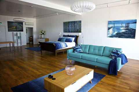 Penguin Beachfront Apartments - Accommodation Newcastle 3