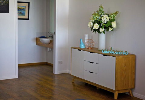 Penguin Beachfront Apartments - Accommodation Newcastle 11