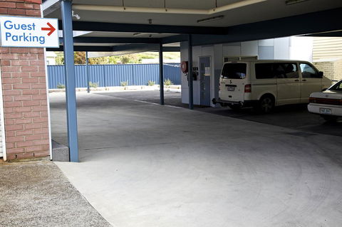 Penguin Beachfront Apartments - Accommodation Newcastle 23
