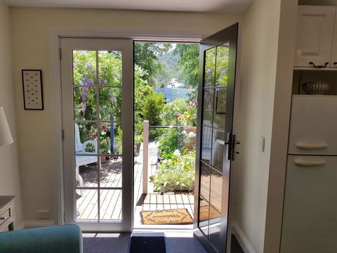 Birch Lane - Accommodation Newcastle 2