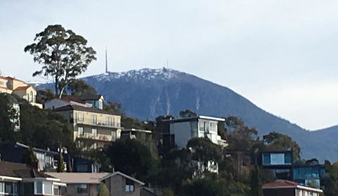 The Lookout - Accommodation Newcastle 3