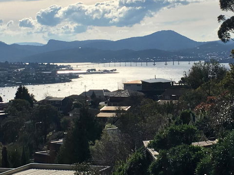 The Lookout - Accommodation Newcastle 24