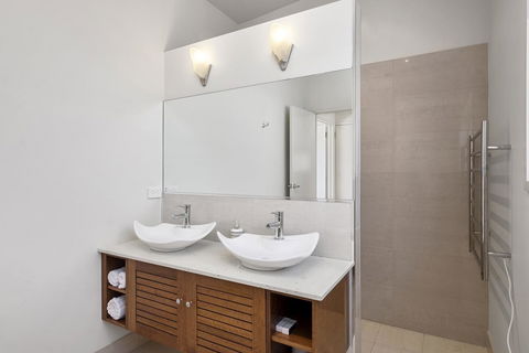 The Cove Kettering - Accommodation Newcastle 6