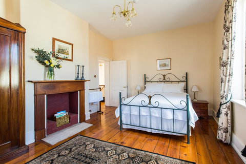 Grand Old Duke - Accommodation Newcastle 12