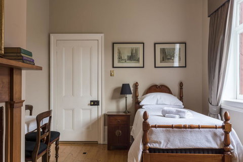 Grand Old Duke - Accommodation Newcastle 2