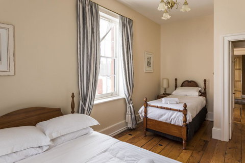 Grand Old Duke - Accommodation Newcastle 1