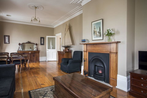 Grand Old Duke - Accommodation Newcastle 5