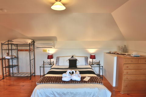 Stamps Of Stanley - Accommodation Newcastle 8