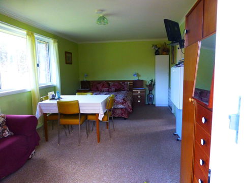 Quamby Pines Chalet - Accommodation Newcastle 4