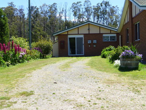 Quamby Pines Chalet - Accommodation Newcastle 28