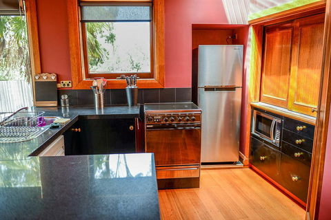 Bridge View Retreat - Accommodation Newcastle 27